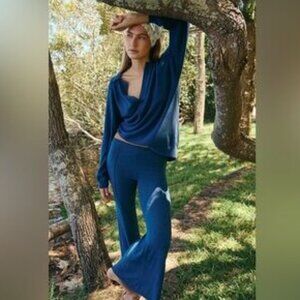 FREE PEOPLE BEACH WOMEN'S drea sweater set pants blue Size Small NEW